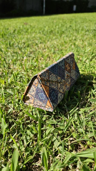 Korek - pouzdro na brýle triangl: modro-oranžové