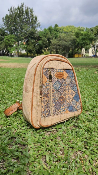 Korek - batoh polokulatý s modrými ornamenty