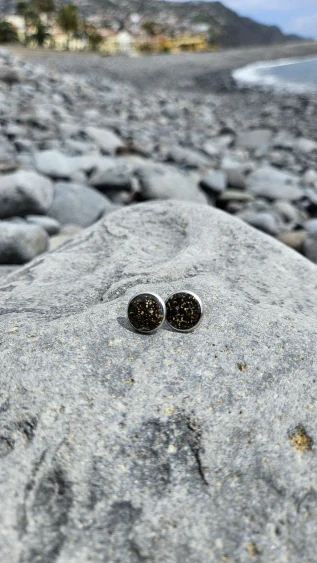 Prainha - náušnice pecky stříbrné barvy, velké (vel. L)